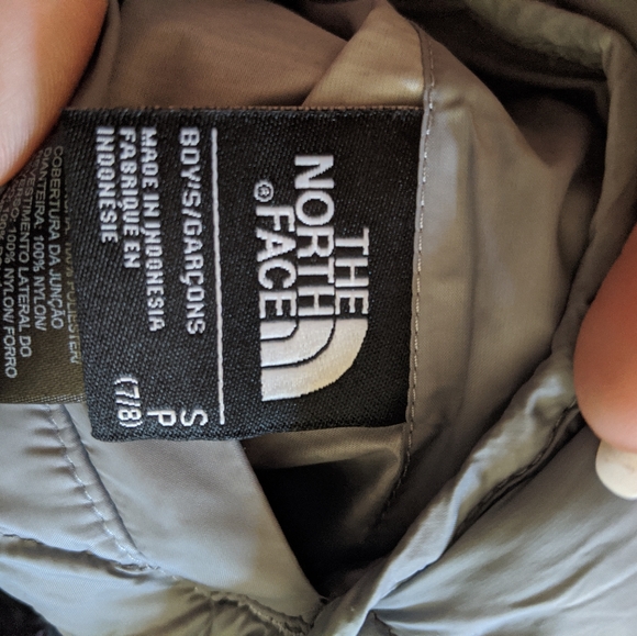 Sold Locally The North face Boys Jacket Bundle - Picture 4 of 7
